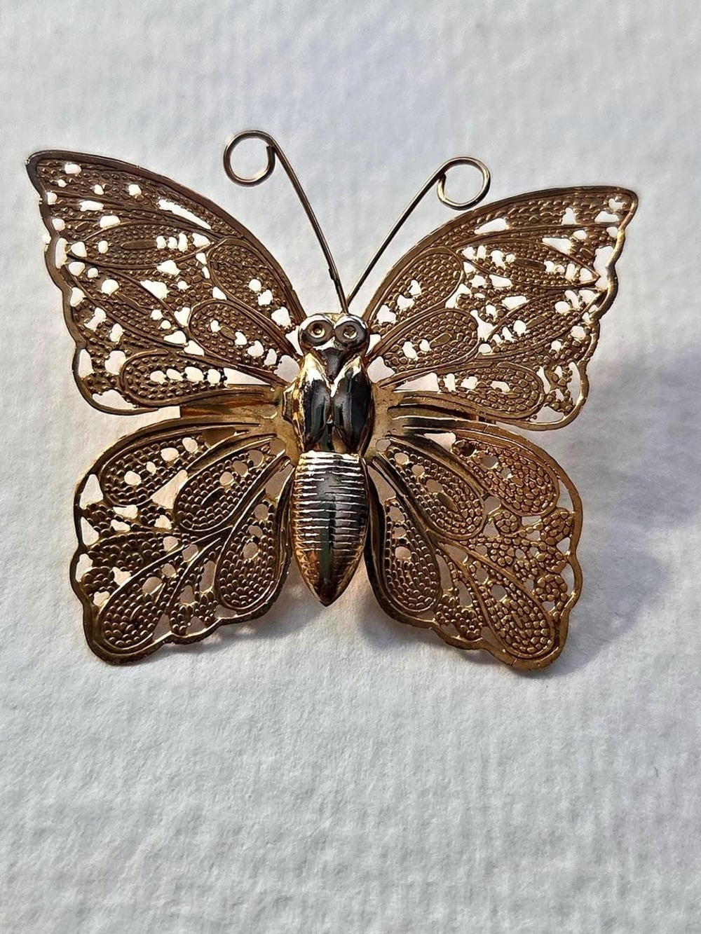 Vintage Gold Tone Filigree Butterfly Brooch Pin 1.5”